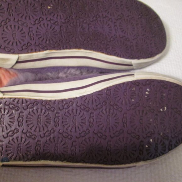 UGG Women's Purple Suede Slippper Size 6 - Picture 6 of 6